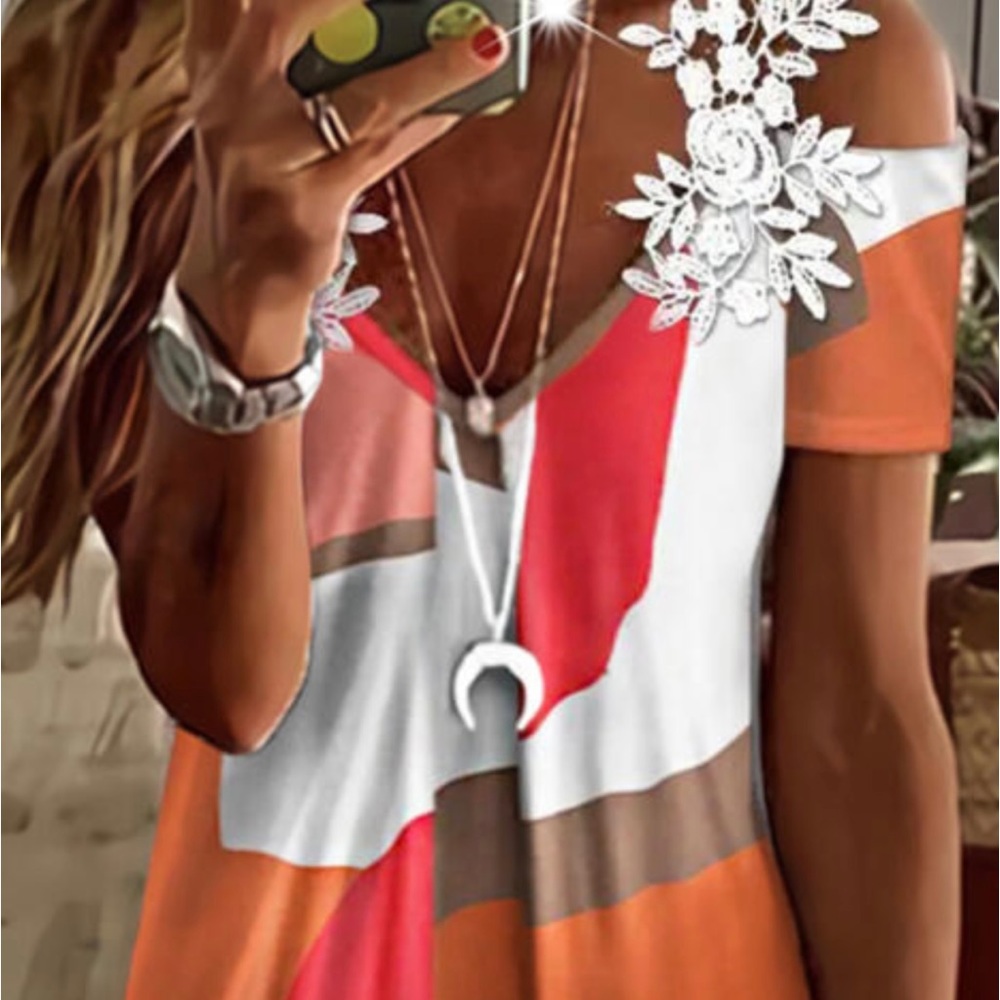 NWT. Print color block list cold shoulder